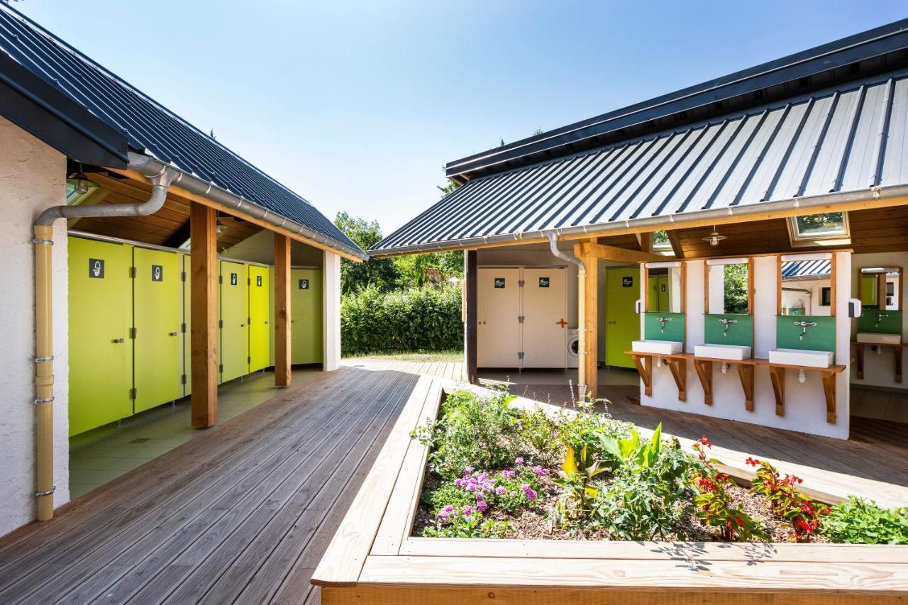 Huttopia Lac D'Aiguebelette Saint-Alban-de-Montbel Exterior foto