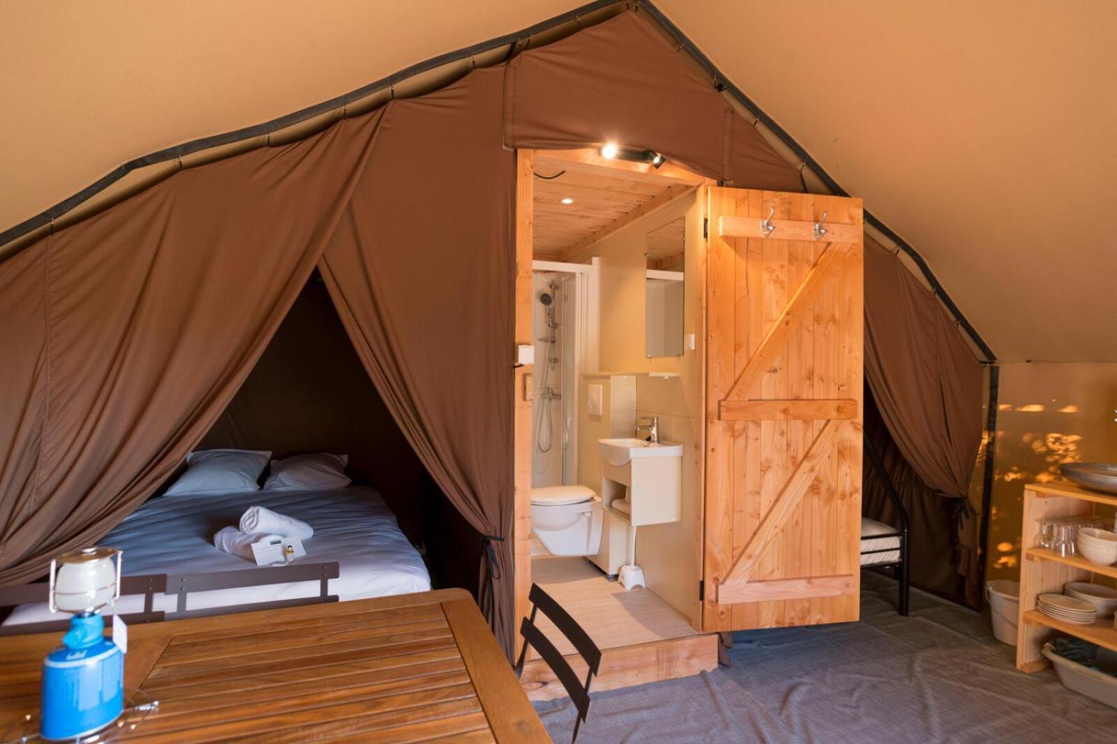 Huttopia Lac D'Aiguebelette Saint-Alban-de-Montbel Habitación foto
